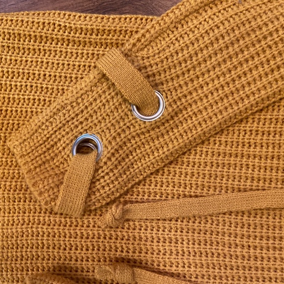 Long Hemmed Sweater (X-Small) - Picture 3 of 4